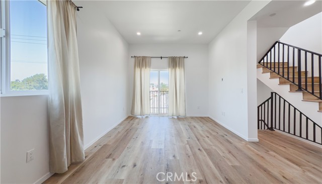 Detail Gallery Image 4 of 21 For 121 S Coronado, Los Angeles,  CA 90057 - 3 Beds | 2 Baths