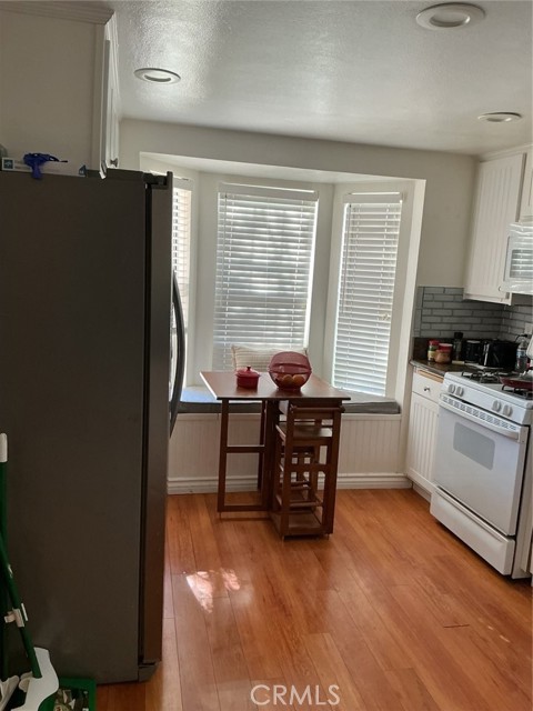 Detail Gallery Image 30 of 50 For 19849 Collins, Canyon Country,  CA 91351 - 3 Beds | 2 Baths