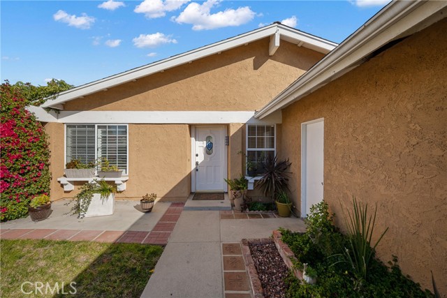 Detail Gallery Image 2 of 35 For 2314 Century Ave, Simi Valley,  CA 93063 - 4 Beds | 2 Baths