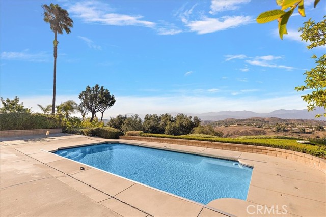 524 Topside Place, Diamond Bar CA: https://media.crmls.org/medias/35ec8d07-af84-4c25-b268-dce4e07ea776.jpg
