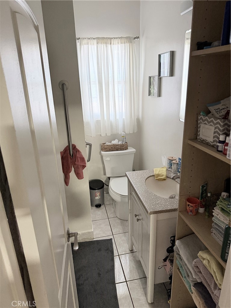 https://media.crmls.org/medias/35ed58cb-62da-4d6b-9874-71e998331668.jpg?preset=X-Large