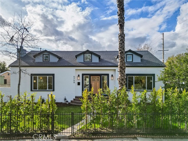 Detail Gallery Image 1 of 1 For 5759 Satsuma Ave, North Hollywood,  CA 91601 - 3 Beds | 2 Baths
