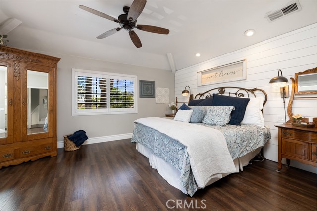 31502 Emperor Drive, Canyon Lake CA: https://media.crmls.org/medias/35edd0c2-e567-4147-8712-c111267f6f4b.jpg