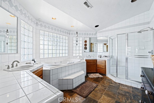 Detail Gallery Image 10 of 71 For 39330 W Hwy 198, Coalinga,  CA 93210 - 4 Beds | 3 Baths