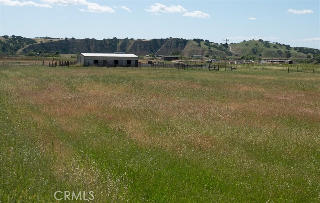 Detail Gallery Image 3 of 34 For 7575 Airport Rd, Paso Robles,  CA 93446 - 3 Beds | 2/1 Baths