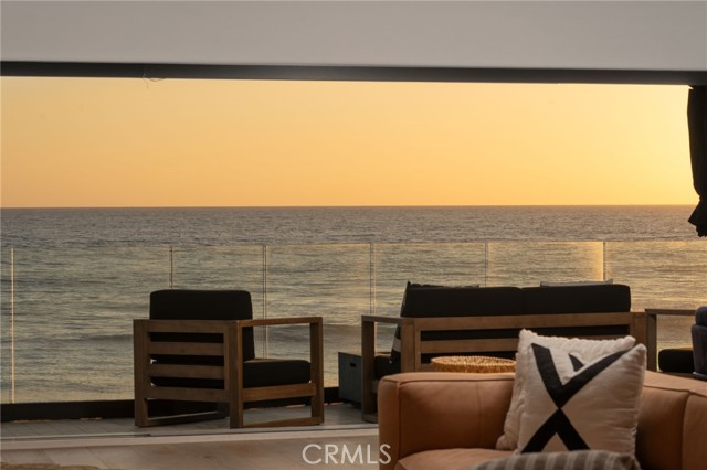 Detail Gallery Image 3 of 67 For 516 S S the Strand, Oceanside,  CA 92054 - 8 Beds | 9 Baths