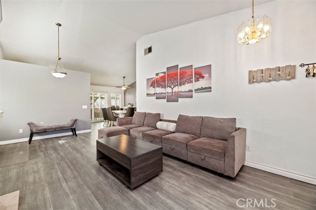 Detail Gallery Image 8 of 33 For 14774 Lavender Ln, Moreno Valley,  CA 92553 - 3 Beds | 2 Baths