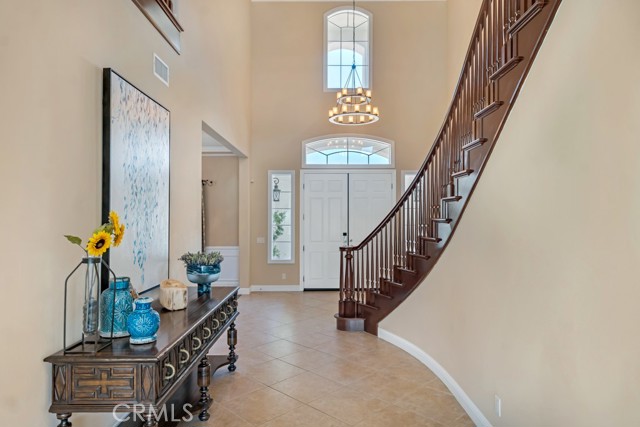 Detail Gallery Image 6 of 69 For 22774 Hialeah Way, Chatsworth,  CA 91311 - 5 Beds | 5/1 Baths