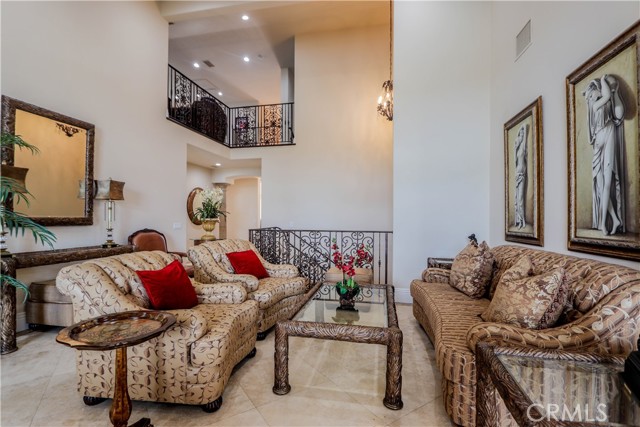 23180 Gray Fox Drive, Canyon Lake CA: https://media.crmls.org/medias/35ef5fc0-19b5-40b1-a177-f33defff1597.jpg
