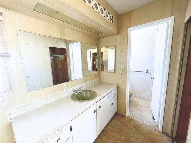 999 S Santa Fe Avenue, San Jacinto CA: https://media.crmls.org/medias/35efb7d0-477d-41c6-8ddf-9e0fc440affa.jpg