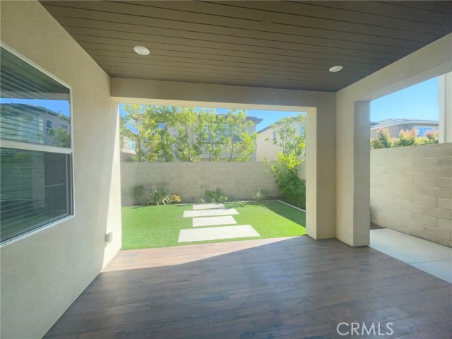 99 Swift, Irvine CA: https://media.crmls.org/medias/35efd37c-3b03-46d5-a4e2-18a1a8e0b74e.jpg
