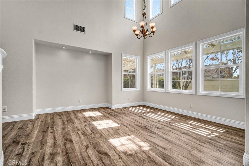 MLS #OC25165987 img 15