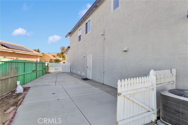 13446 Dover Lane, Victorville CA: https://media.crmls.org/medias/35f169b9-7bff-45ff-8d38-7517f7d8282c.jpg