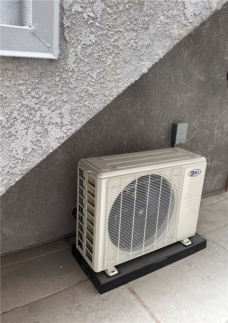 1003 Seal Way, Seal Beach CA: https://media.crmls.org/medias/35f1dfe5-5e8c-4ec1-bc94-4b5750f4ea5c.jpg