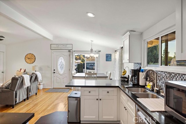 Detail Gallery Image 9 of 33 For 933 E Woodland, Glendora,  CA 91741 - 4 Beds | 2 Baths