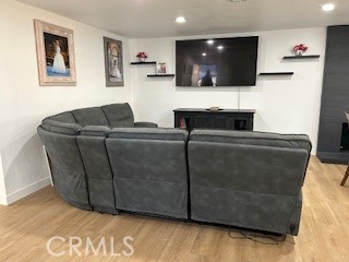 https://media.crmls.org/medias/35f26c20-a925-4289-8d88-03828b3ef2f5.jpg?preset=X-Large