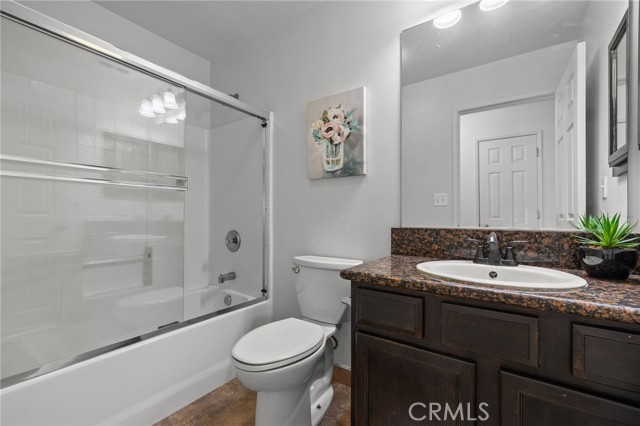 Detail Gallery Image 10 of 48 For 12303 Midtowne Dr, Bakersfield,  CA 93312 - 5 Beds | 2/1 Baths