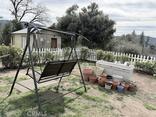 Detail Gallery Image 37 of 41 For 39468 Summit Dr, Oakhurst,  CA 93644 - 4 Beds | 3 Baths