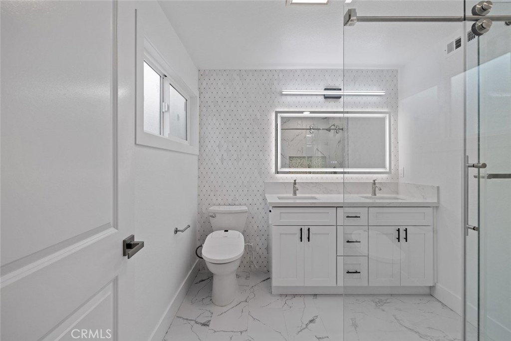 35f2c2a3 B1a4 408e 83b9 B7783454ac25