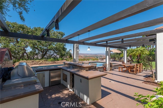 25551 Prado De Las Flores, Calabasas CA: https://media.crmls.org/medias/35f3848d-407e-494f-96be-cdacc4dcc5bc.jpg
