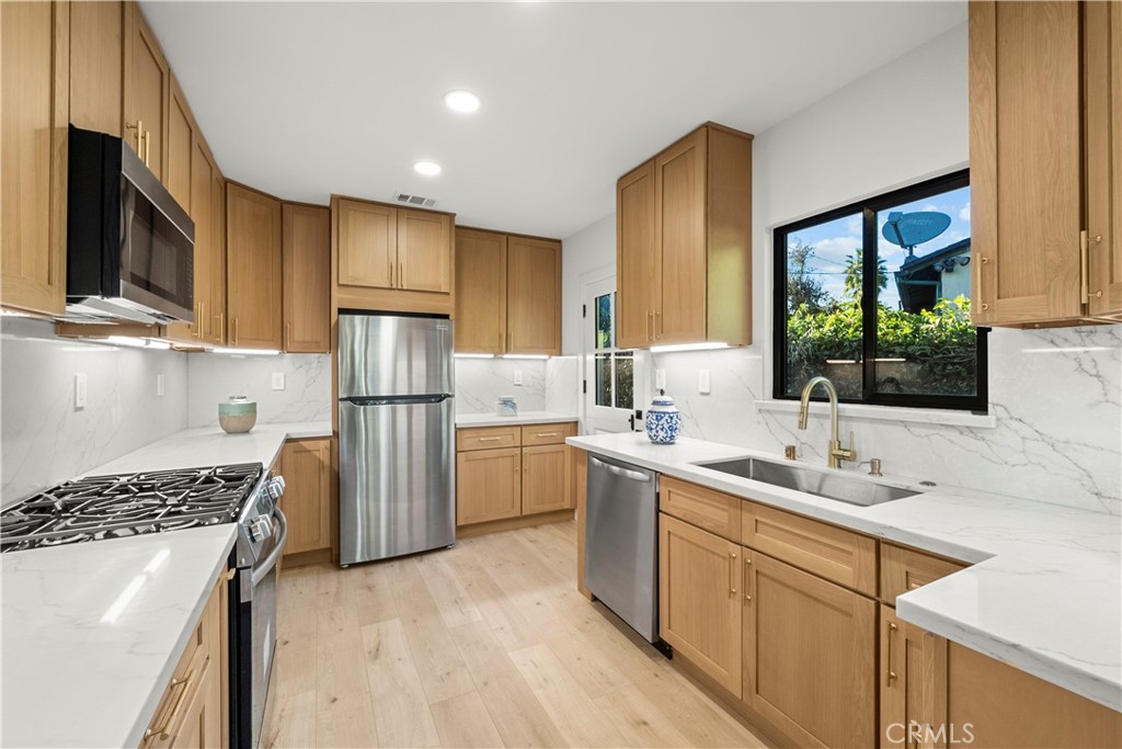 MLS #SR25268958 image #7