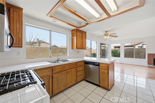 Detail Gallery Image 10 of 40 For 2039 Bayou Ct, Hemet,  CA 92545 - 4 Beds | 2/1 Baths