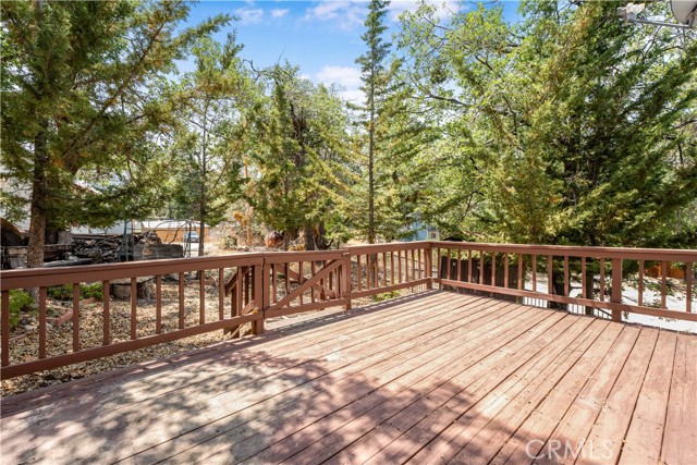 Detail Gallery Image 4 of 19 For 33355 Carlock Dr, Running Springs,  CA 92382 - 2 Beds | 1/1 Baths