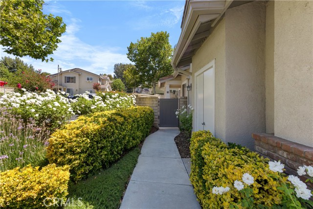 26502 Big Sur Drive, Valencia CA: https://media.crmls.org/medias/35f4ca1d-30d5-499b-a192-a4f3b3f24d31.jpg