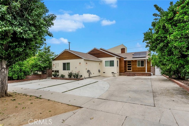 Detail Gallery Image 2 of 12 For 8957 Amigo Ave, Northridge,  CA 91324 - 6 Beds | 5 Baths