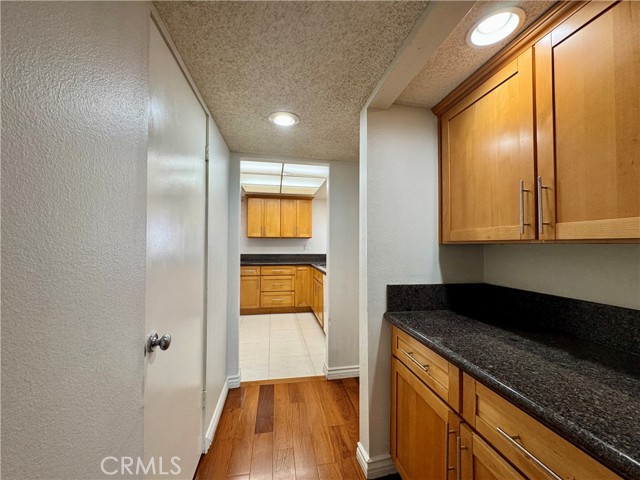 Detail Gallery Image 4 of 22 For 402 S Garfield Ave #15,  Alhambra,  CA 91801 - 3 Beds | 3 Baths