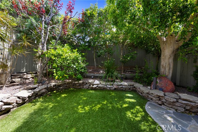 Detail Gallery Image 23 of 29 For 1040 La Mirada St, Laguna Beach,  CA 92651 - 3 Beds | 3 Baths