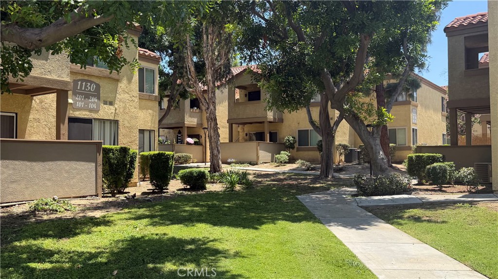 1140 W Blaine Street #101
