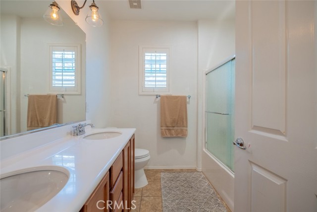 Detail Gallery Image 27 of 37 For 16638 Nicklaus Dr #96,  Sylmar,  CA 91342 - 3 Beds | 2/1 Baths