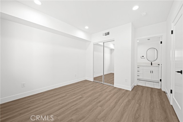 Detail Gallery Image 27 of 28 For 6700 Kester Ave, Van Nuys,  CA 91405 - 4 Beds | 4 Baths