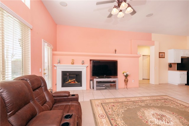 29100 Blue Spruce Circle, Menifee CA: https://media.crmls.org/medias/35f6b230-14db-49ac-846b-99d3be19fb48.jpg