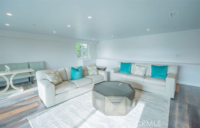 Detail Gallery Image 18 of 22 For 986 Oriole, Laguna Beach,  CA 92651 - 3 Beds | 3 Baths