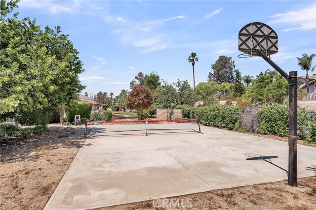 15725 Terraceview Court, Riverside CA: https://media.crmls.org/medias/35f6fb47-01f5-4537-834a-8d1dad1d9df0.jpg