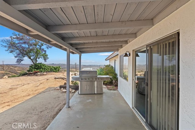 20061 Lounsberry Road, Perris CA: https://media.crmls.org/medias/35f75c10-9fed-475a-a80d-6e6273ea8499.jpg