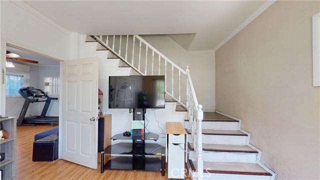 5854 Woodlawn Avenue, Los Angeles CA: https://media.crmls.org/medias/35f8a1a3-ca88-4c9f-afdd-4f043d5bfbba.jpg