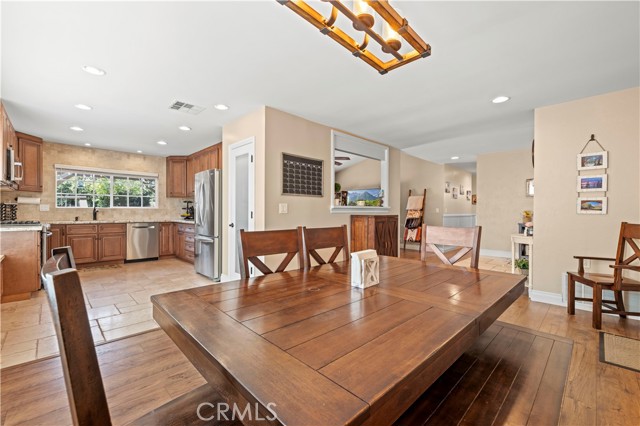 26927 Cuatro Milpas Street, Valencia CA: https://media.crmls.org/medias/35f8ab16-4cbf-4a9e-9fd7-faf89a011803.jpg