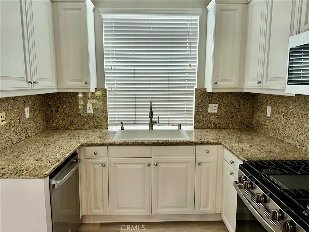 https://media.crmls.org/medias/35f97abe-9660-456b-a82c-090627bd5333.jpg?preset=X-Large