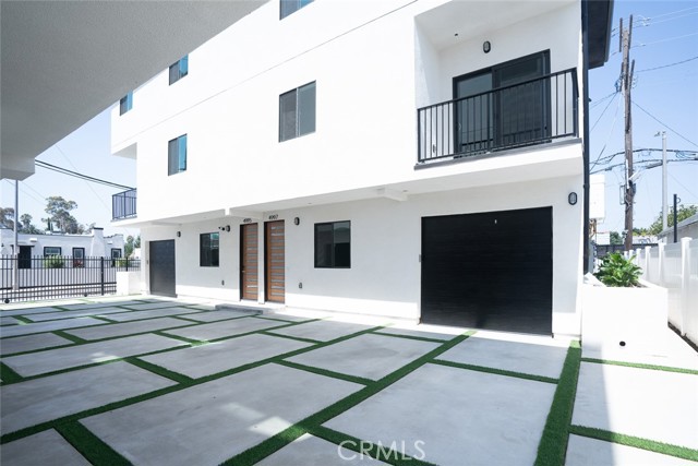 Detail Gallery Image 18 of 24 For 2231 S Longwood Ave, Los Angeles,  CA 90016 - – Beds | – Baths