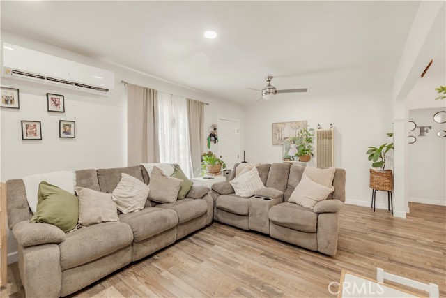 764 W 107th Street, Los Angeles CA: https://media.crmls.org/medias/35f9e9a6-4a80-4f38-9e52-bba8e3f5f12f.jpg