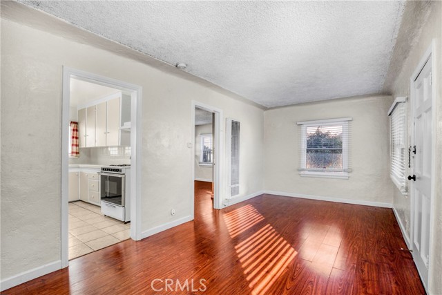 Detail Gallery Image 9 of 37 For 959 W 17th #1/2,  San Pedro,  CA 90731 - 1 Beds | 1 Baths