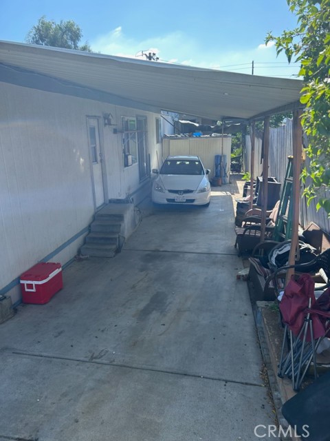 No Garage , Covered Car port