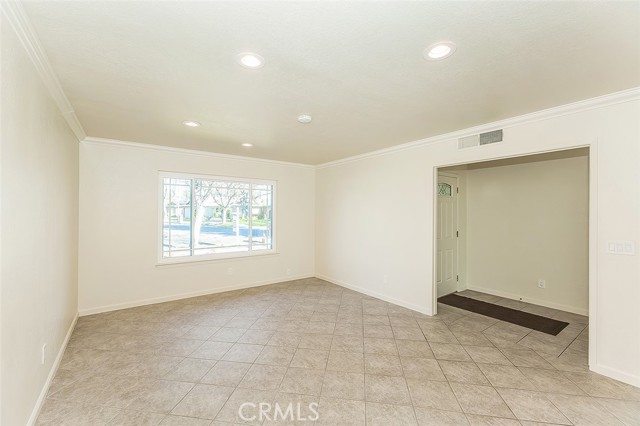 Image 4 of 55 For 5840 Illinois Avenue