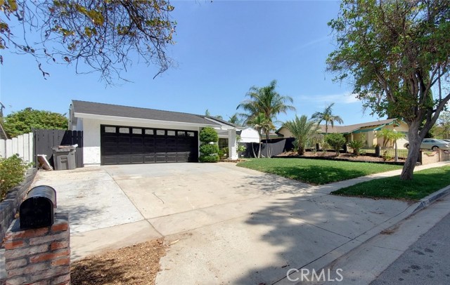 1421 Opal St, Corona, CA 92882