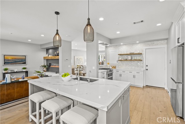 KITCHEN ISLAND SEATING