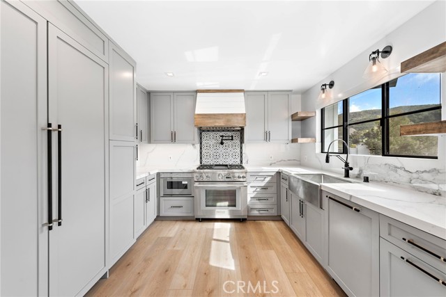 Detail Gallery Image 5 of 27 For 980 Meadowlark Ln, Laguna Beach,  CA 92651 - 3 Beds | 3 Baths