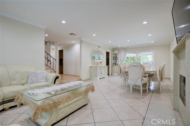 Detail Gallery Image 8 of 52 For 20442 Runnymede, Winnetka,  CA 91306 - 4 Beds | 3 Baths